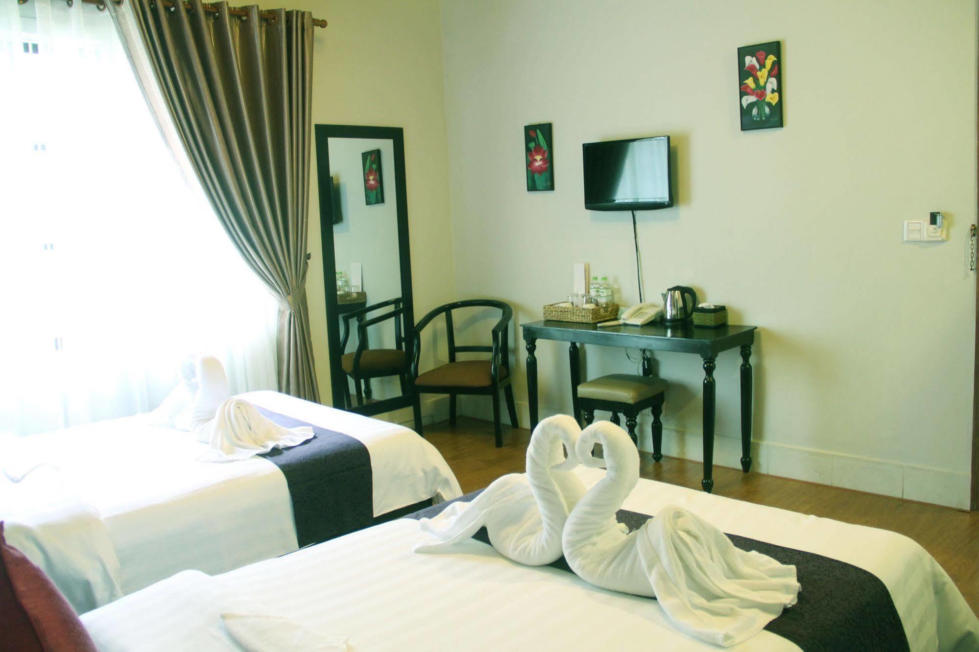 Cozy Boutique Hotel Phnom Penh Exterior photo