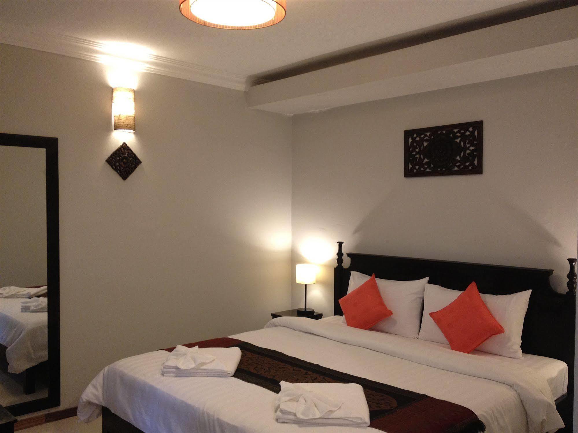 Cozy Boutique Hotel Phnom Penh Exterior photo