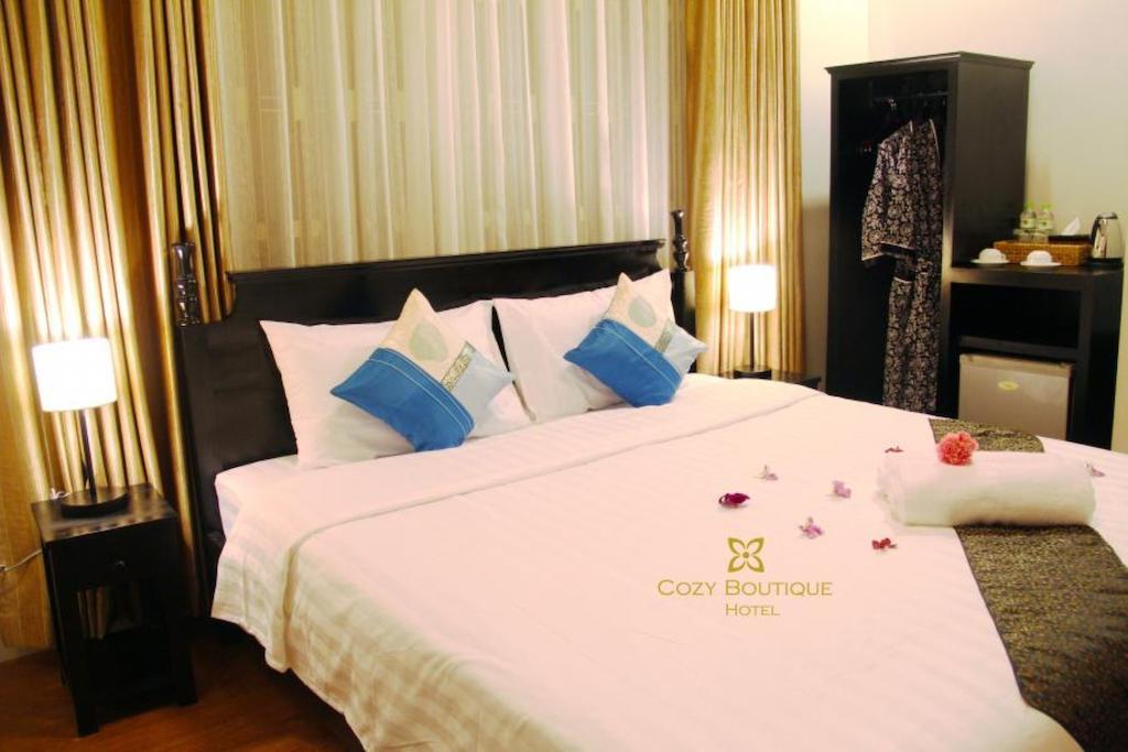 Cozy Boutique Hotel Phnom Penh Exterior photo